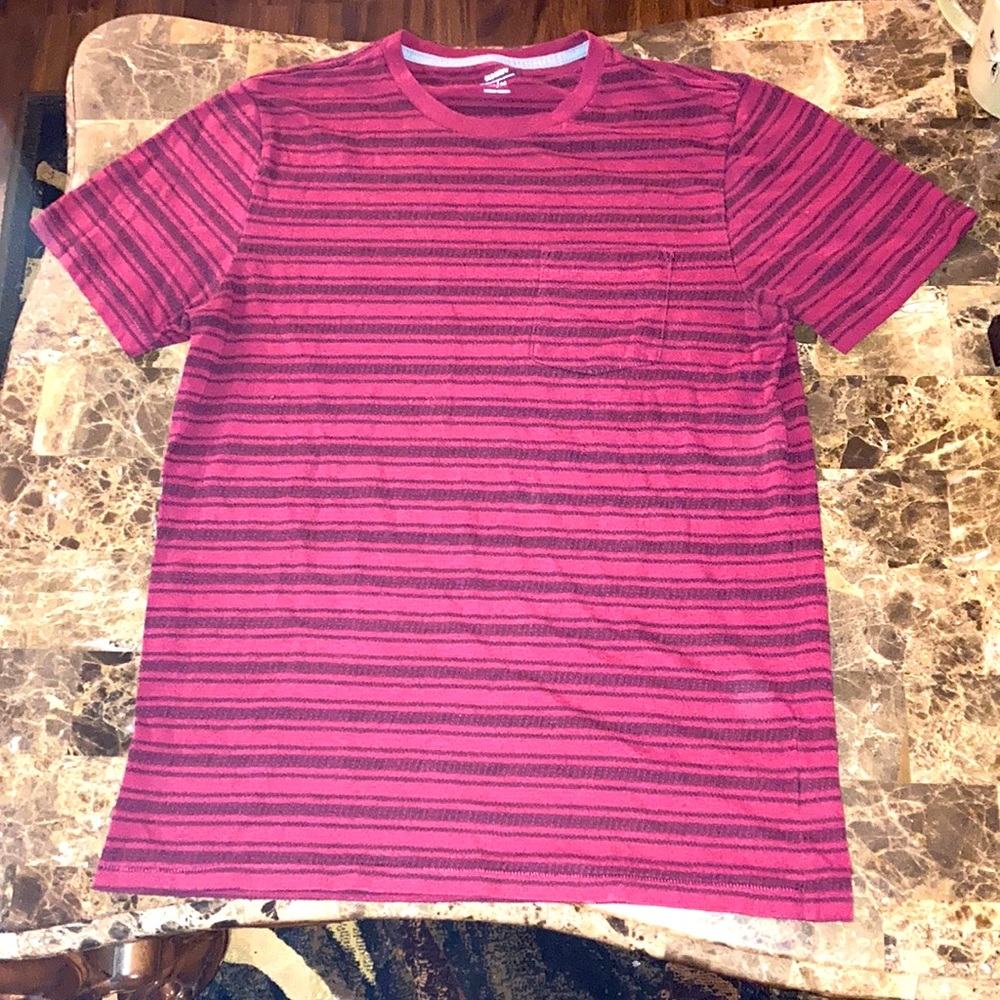 Old Navy tshirt